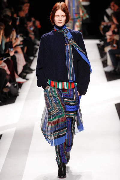 Look 25
